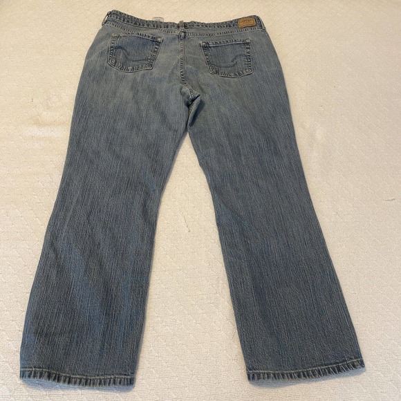 Levi's Jeans Womens 18 Short Mid Rise Bootcut Medium Wash Blue Denim - Picture 11 of 16